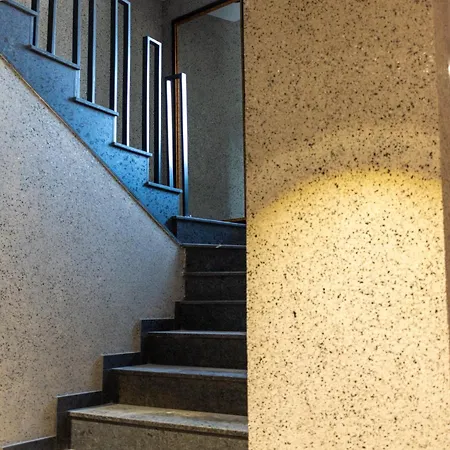 Апартхотел Hills With Free Parking Пловдив