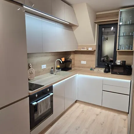 Апартхотел Hills With Free Parking