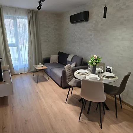Hills With Free Parking 4*