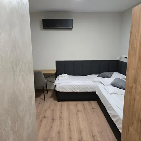 Hills With Free Parking 플로브디프