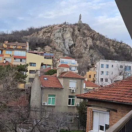 Hills With Free Parking 4* 플로브디프